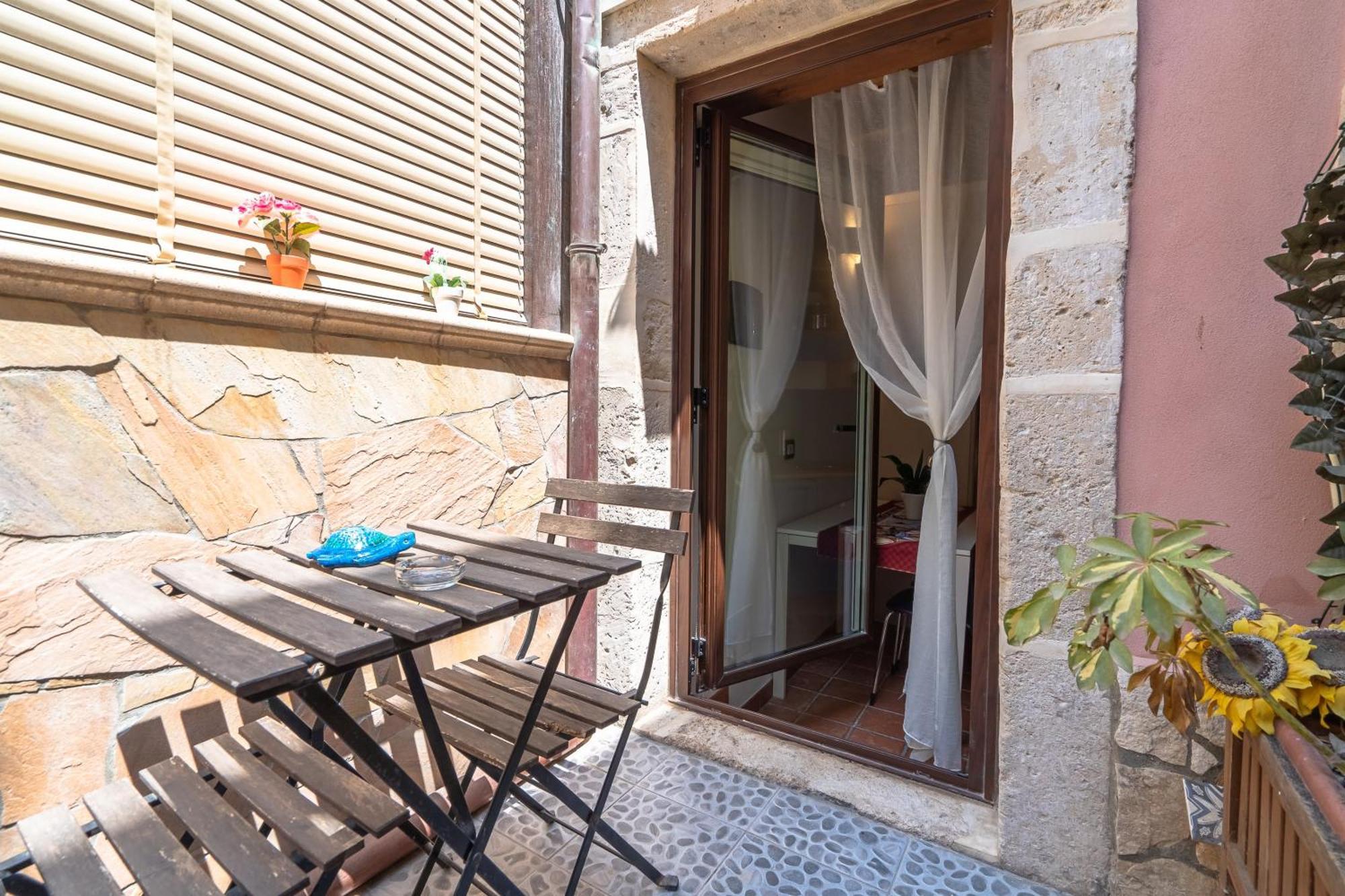Elsa D'Ortigia - I Tre Archi Hotel Сиракуза Екстериор снимка