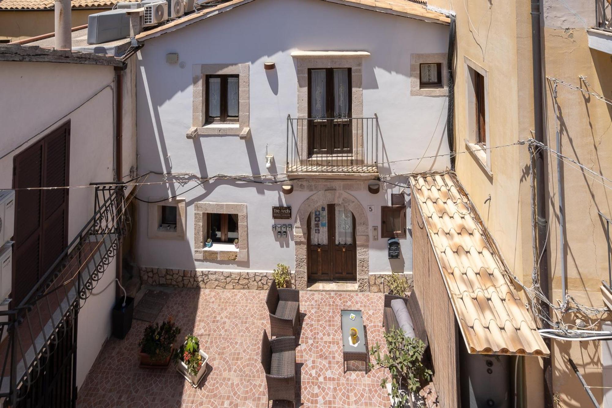 Elsa D'Ortigia - I Tre Archi Hotel Сиракуза Екстериор снимка