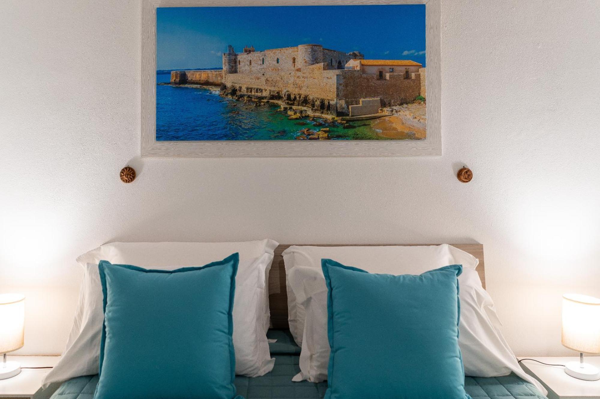 Elsa D'Ortigia - I Tre Archi Hotel Сиракуза Екстериор снимка